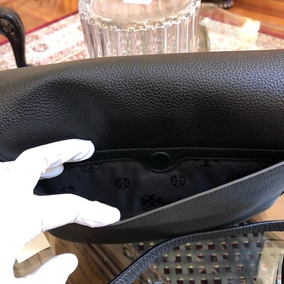 Authentic Tory Burch Harper messenger handbag - Picture 6 of 8